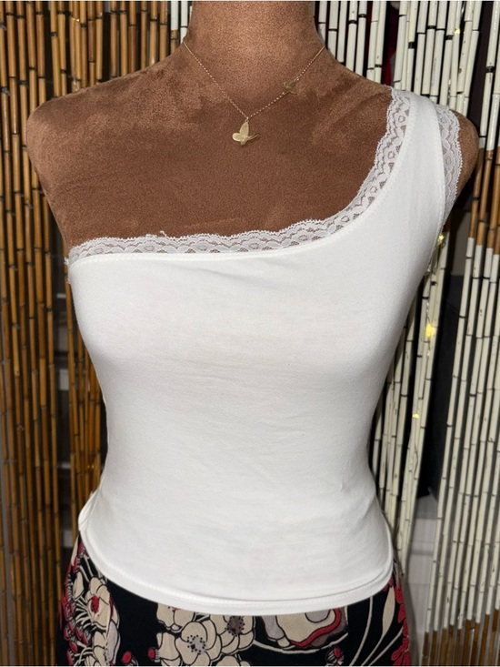 gaze Tops - gaze White One-Shoulder Lace-Trim Tank